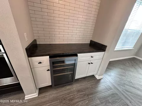 Kitchen - 244 Willow Lake Dr, Saint Augustine, FL 32092 photo 12 of 14
