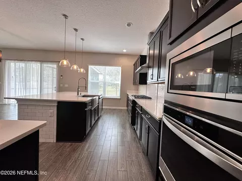 Kitchen - 244 Willow Lake Dr, Saint Augustine, FL 32092 photo 13 of 14
