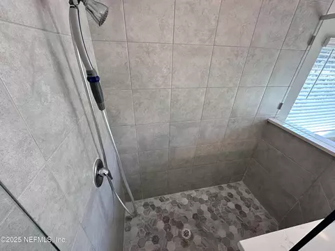 Bath - 244 Willow Lake Dr, Saint Augustine, FL 32092 photo 3 of 15