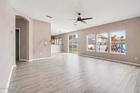Living - 96039 Morton Ln, Yulee, FL 32097 photo 5 of 5