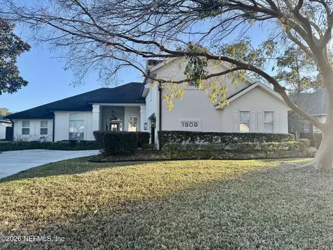 1909 Fox Glove Ln, Fleming Island, FL 32003