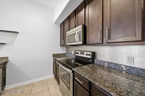 Kitchen - 1112 Golden Lake Loop, Saint Augustine, FL 32084 photo 3 of 4