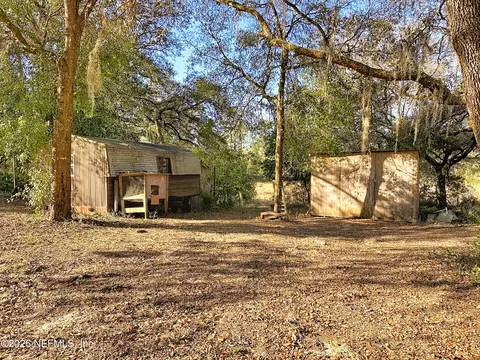Exterior - 141 Paris St, Interlachen, FL 32148 photo 8 of 11