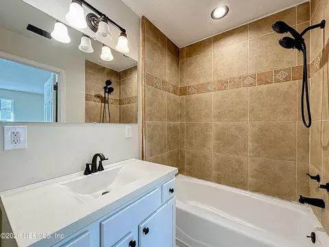 Bath - 141 Paris St, Interlachen, FL 32148 photo 3 of 4