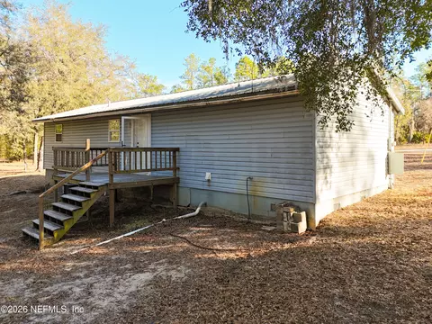 Exterior - 141 Paris St, Interlachen, FL 32148 photo 9 of 11
