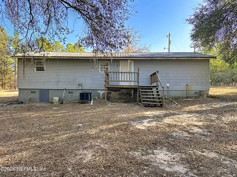 Exterior - 141 Paris St, Interlachen, FL 32148 photo 7 of 11