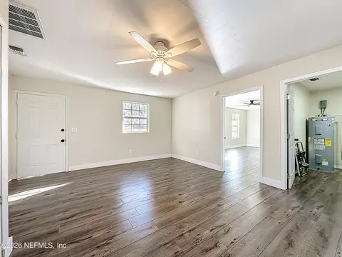 Living - 141 Paris St, Interlachen, FL 32148 photo 3 of 4
