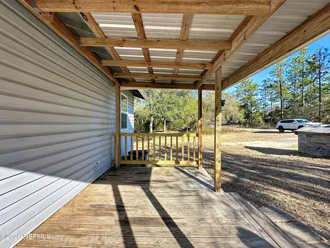 Exterior - 141 Paris St, Interlachen, FL 32148 photo 5 of 11
