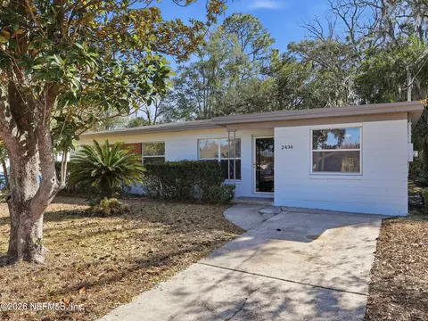 2434 Leonid Rd, Jacksonville, FL 32218