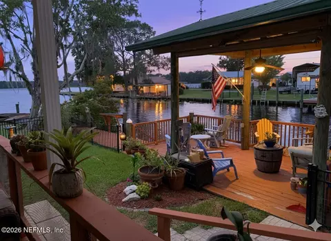 100 Happiness Dr, Welaka, FL 32193