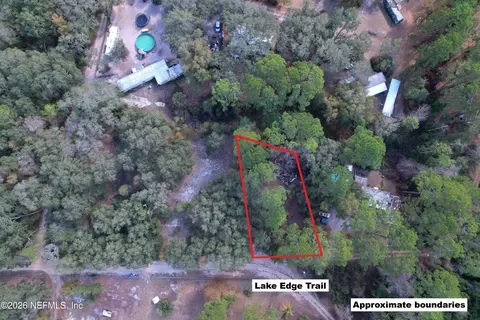 113 Lake Edge Trl, Interlachen, FL 32148