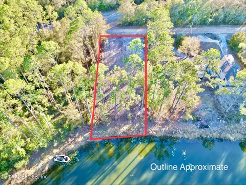 104 Howard Dr, Interlachen, FL 32148 photo 4