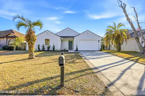 2170 The Woods Dr E, Jacksonville, FL 32246