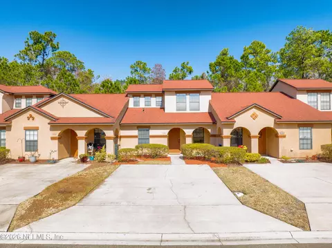 704 Ginger Mill Dr, Saint Johns, FL 32259