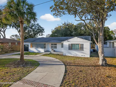 8365 Bordeau Ave N, Jacksonville, FL 32211