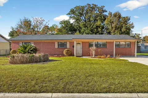 2137 Burgoyne Dr, Jacksonville, FL 32208