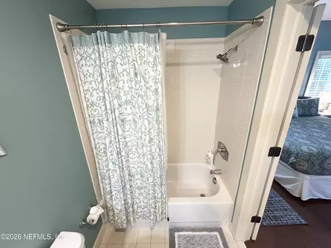 Bath - 965 Registry Blvd #212, Saint Augustine, FL 32092 photo 2 of 8