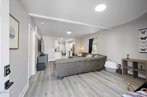 Entry Way - 550 E 63rd St, Jacksonville, FL 32208 photo 1 of 5