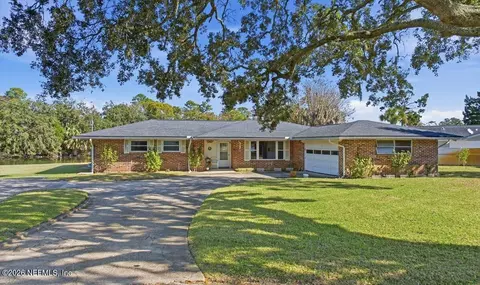 2243 Four Winds Dr, Jacksonville, FL 32224