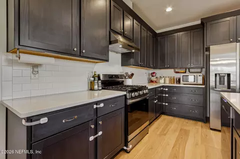 Kitchen - 290 Creekmore Dr, Saint Augustine, FL 32092 photo 4 of 6