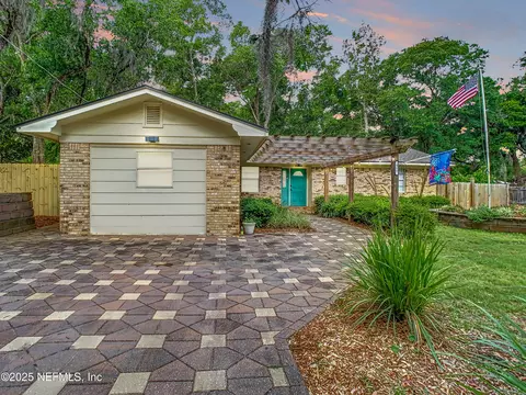 460 Lobelia Rd, Saint Augustine, FL 32086