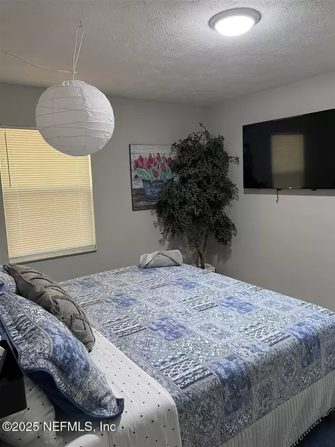 Bedroom - 460 Lobelia Rd, Saint Augustine, FL 32086 photo 5 of 8