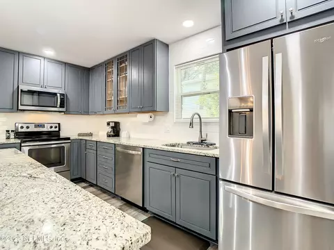 Kitchen - 460 Lobelia Rd, Saint Augustine, FL 32086 photo 3 of 5