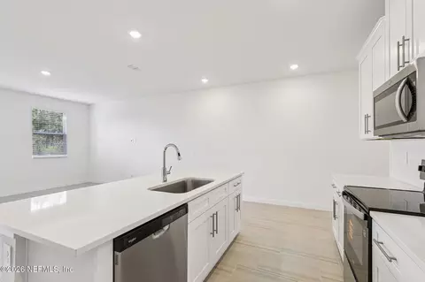 Kitchen - 29 Rangeline Dr, Saint Augustine, FL 32092 photo 2 of 2