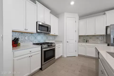Kitchen - 125 Varner Way, Saint Augustine, FL 32092 photo 6 of 7