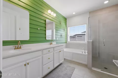 Bath - 125 Varner Way, Saint Augustine, FL 32092 photo 1 of 4
