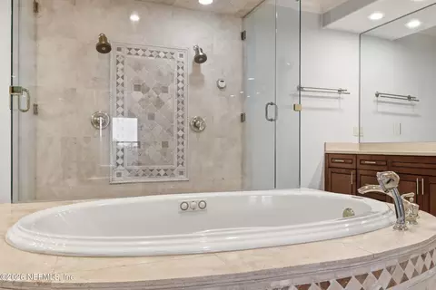 Bath - 7149 Middleton Ave, Saint Augustine, FL 32080 photo 4 of 9