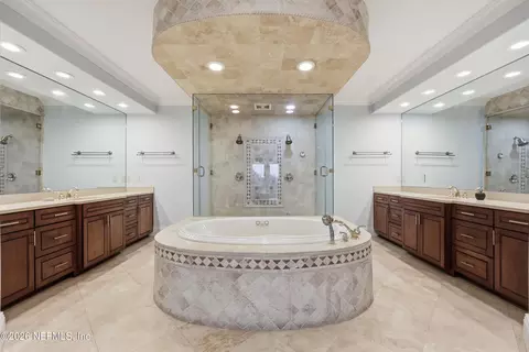 Bath - 7149 Middleton Ave, Saint Augustine, FL 32080 photo 3 of 9
