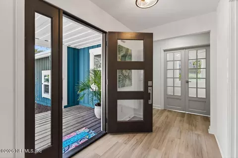 Entry Way - 504 Twenty-third St, Saint Augustine, FL 32084 photo 4 of 9