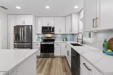 Kitchen - 504 Twenty-third St, Saint Augustine, FL 32084 photo 6 of 9