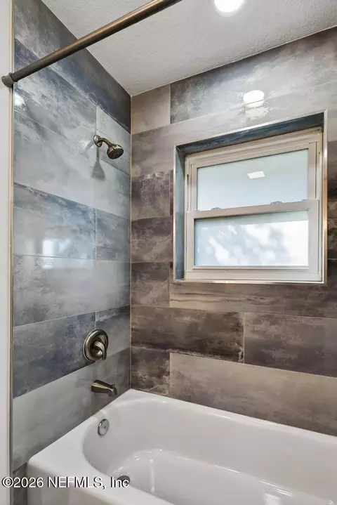 Bath - 504 Twenty-third St, Saint Augustine, FL 32084 photo 4 of 12