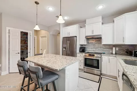 Kitchen - 28 Rock Spring Loop, Saint Augustine, FL 32095 photo 11 of 12