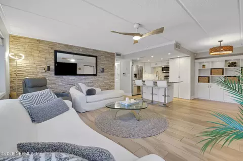 411 1st St S #202, Jacksonville Beach, FL 32250