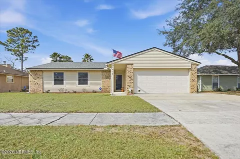 1618 Windy Oaks Dr W, Jacksonville, FL 32225