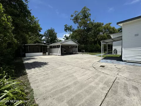 Exterior - 3842 Ruby Dr W, Jacksonville, FL 32246 photo 8 of 9