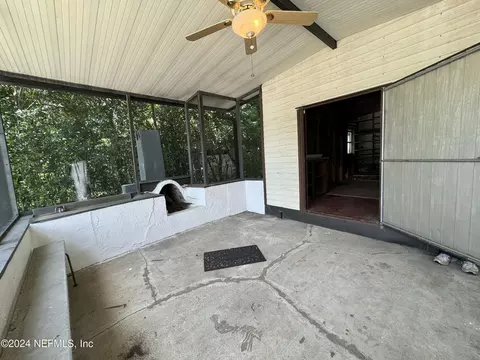 Exterior - 3842 Ruby Dr W, Jacksonville, FL 32246 photo 4 of 9