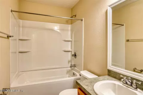 Bath - 208 E Pisa Pl, Saint Augustine, FL 32084 photo 2 of 2