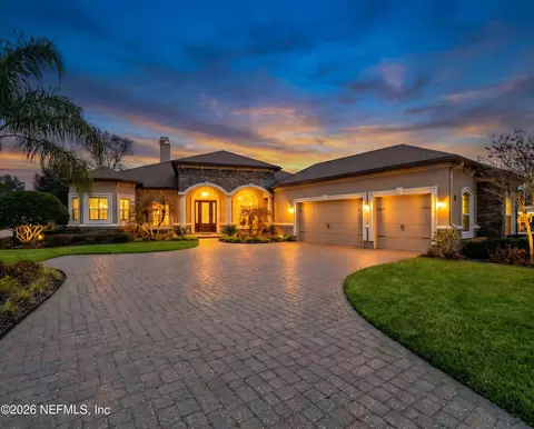 835 E Dorchester Dr, Saint Johns, FL 32259