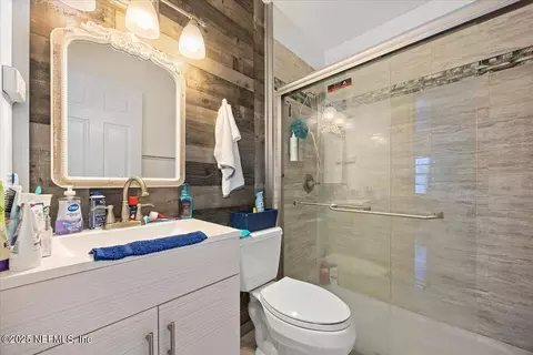 Bath - 6 E San Carlos Ave, Saint Augustine, FL 32084 photo 3 of 3