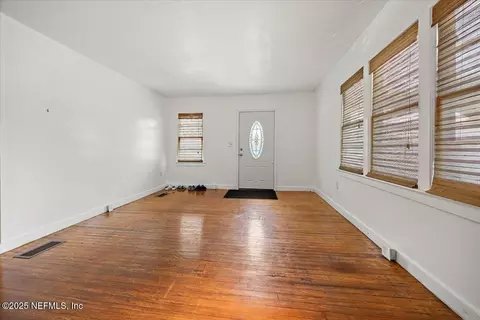 Living - 6 E San Carlos Ave, Saint Augustine, FL 32084 photo 1 of 1