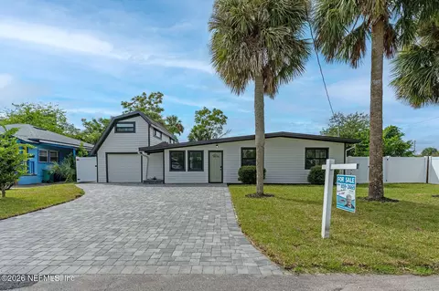571 Hopkins St, Neptune Beach, FL 32266