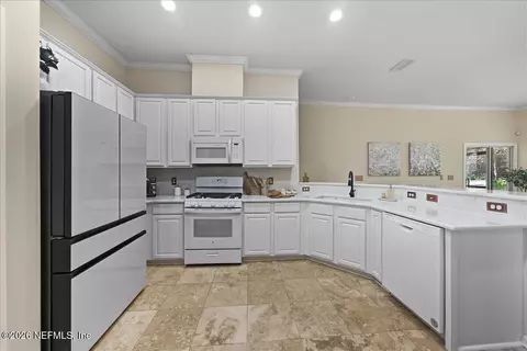 Kitchen - 176 Oak Common Ave, Saint Augustine, FL 32095 photo 3 of 4