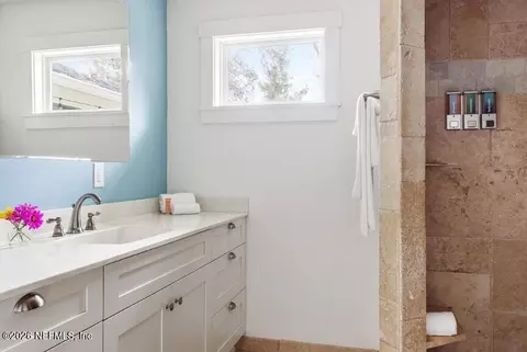 Bath - 402 3rd St, Saint Augustine, FL 32084 photo 3 of 3