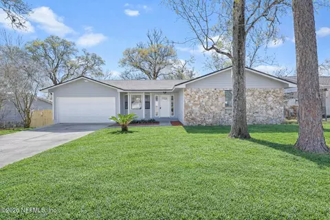 11546 Broad Leaf Dr, Jacksonville, FL 32225