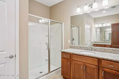 Bath - 5255 NW 33rd Pl, Ocala, FL 34482 photo 4 of 4