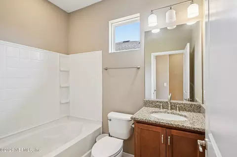 Bath - 5255 NW 33rd Pl, Ocala, FL 34482 photo 2 of 4